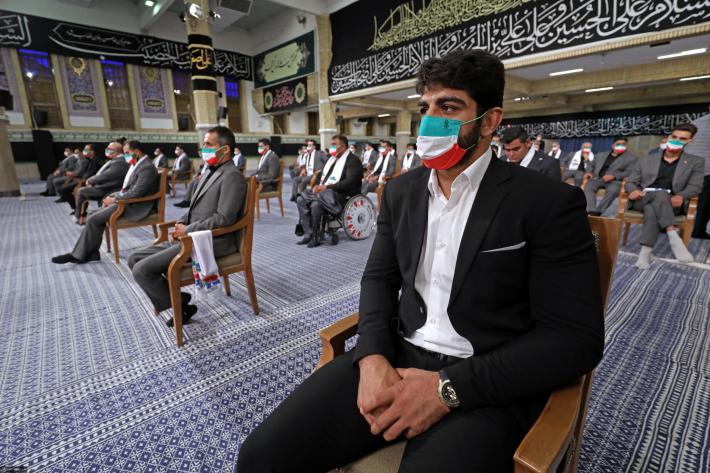 ٹوکیو 2020 اولمپک اور پیرالمپک مقابلوں کے چیمپینوں نے رہبر انقلاب اسلامی سے ملاقات کی