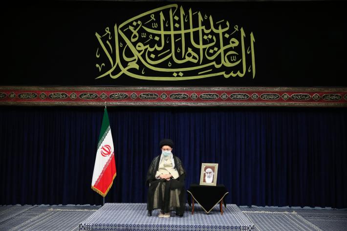 اربعین امام حسین کے موقع پر رہبر انقلاب اسلامی آیت اللہ خامنہ ای کا تہران یونیورسٹی میں منعقدہ عزاداری کے پروگرام سے ویڈیو کانفر