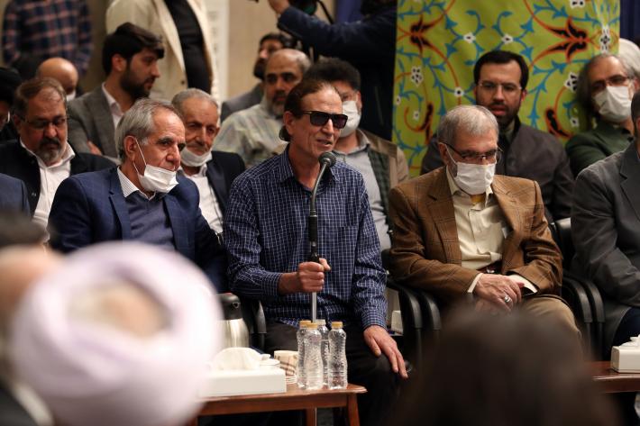 فارسی شعر و ادب کے میدان کی شخصیات کی رہبر انقلاب اسلامی سے ملاقات 