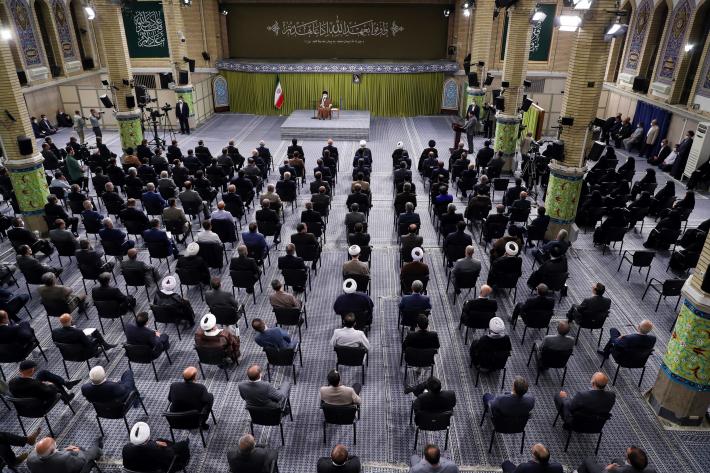 پارلیمنٹ مجلس شورائے اسلامی کے ارکان نے رہبر انقلاب اسلامی سے ملاقات کی