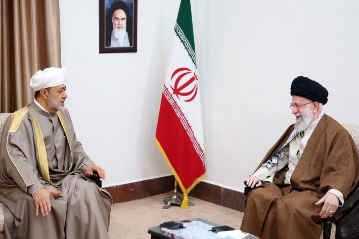 عمان کے سلطان ہیثم بن طارق آل سعید نے اپنے وفد کے ہمراہ آج رہبر انقلاب اسلامی آیت اللہ العظمی خامنہ ای سے ملاقات ‏کی۔