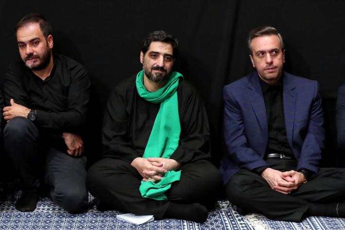 سات محرم ک  شب میں حسینیہ امام خمینی میں دوسری مجلس عزا، رہبر انقلاب اسلامی نے شرکت کی