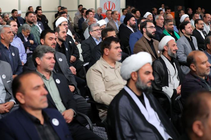 صوبہ اردبیل کے شہدا پر سیمینار کی منتظمہ کمیٹی نے رہبر انقلاب اسلامی سے ملاقات کی