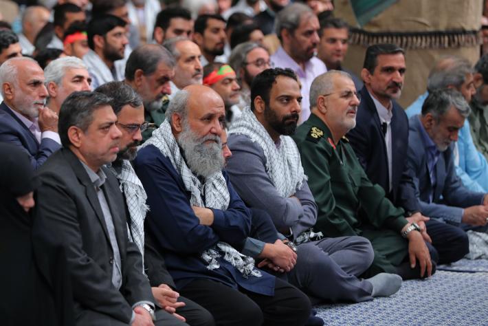 مقدس دفاع اور استقامت کے شعبے میں سرگرم رہے افراد اور سینیئر سپاہیوں سے رہبر انقلاب اسلامی کی ملاقات