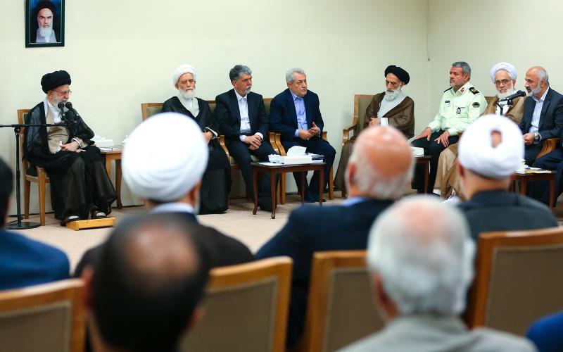 آیت اللہ الحاج شیخ غلام رضا یزدی مرحوم پر سیمینار کے منتظمین کی رہبر انقلاب اسلامی سے ملاقات