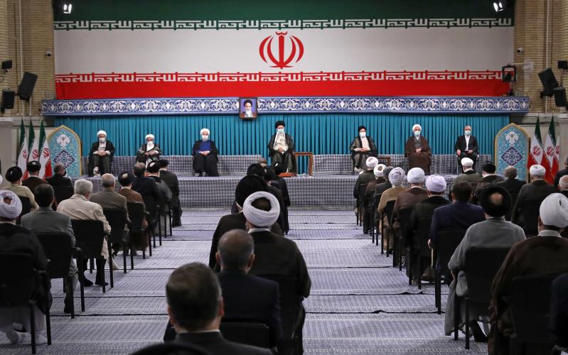 صدر مملکت صحیح معنی میں عوام کے درمیان رہے: رہبر انقلاب اسلامی