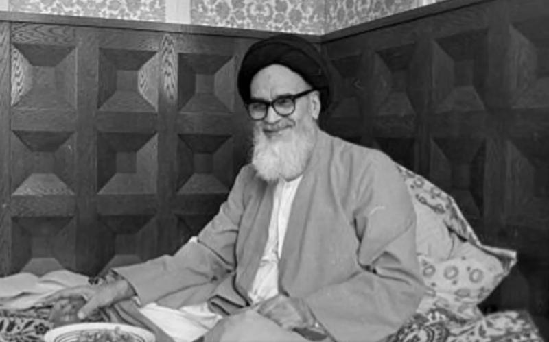 بقول امام خمینی:  غدیر کا مسئلہ یہ بتاتا ہے کہ  پیروی کیسی ہونی چاہئے