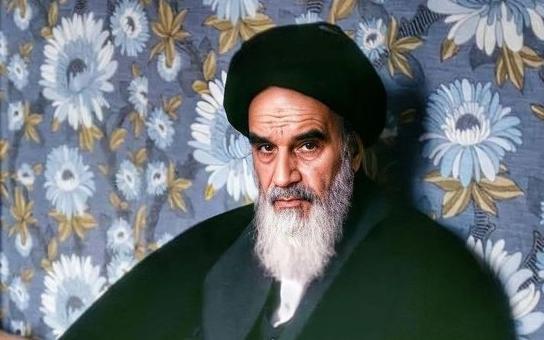 بقول امام خمینی:  انسان کی فلاح و کامرانی اسلامی حکومت کا نصب العین