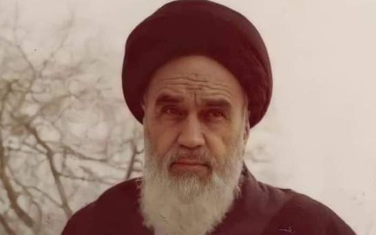 بقول امام خمینی :  ہماری تمام کوششیں اسلام کی سمت ہونی چاہئے