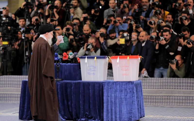 رہبر انقلاب اسلامی نے اپنا ووٹ کاسٹ کیا 
